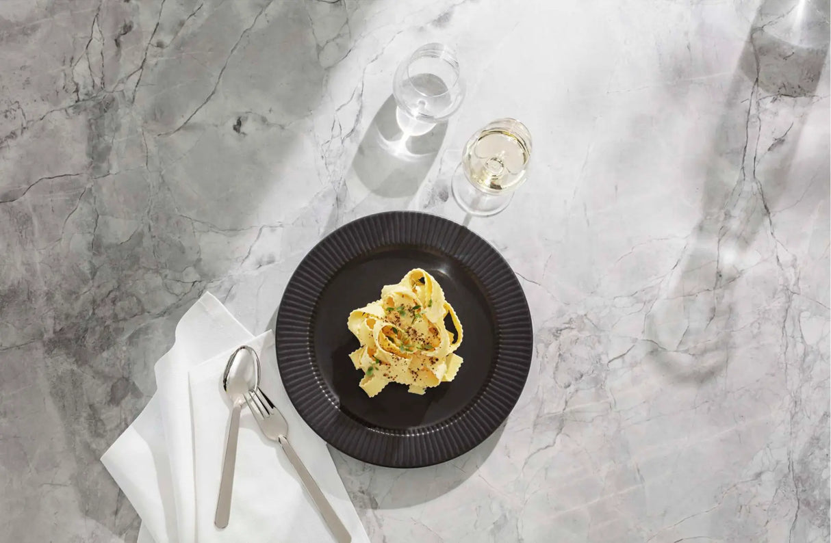 Legio Nova Dinner plate 25 cm Black