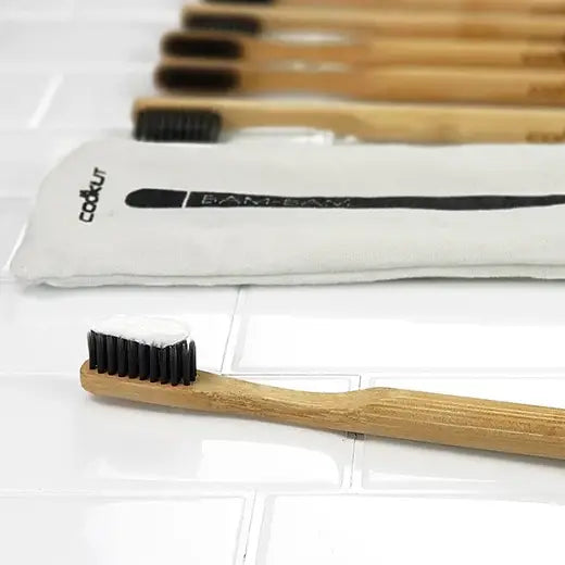 Display 30 adult toothbrushes + 24 spare brushes