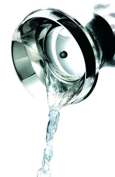 Fliptop lid for carafes